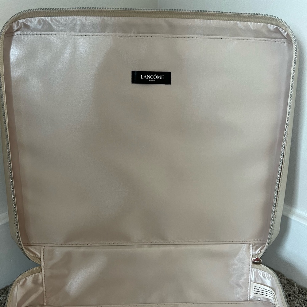 BRAND NEW!! Lancome Makeup Bag❤️ - Picture 8 of 10
